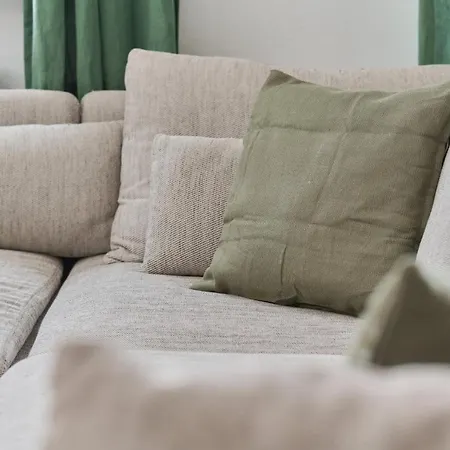 Appartement Spacious Tenement With 1 Bedroom And Balcony By Renters *