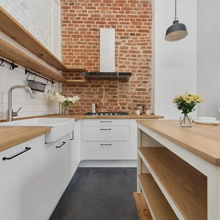 Spacious Tenement With 1 Bedroom And Balcony By Renters Wrocław