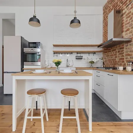 Spacious Tenement With 1 Bedroom And Balcony By Renters Appartement *