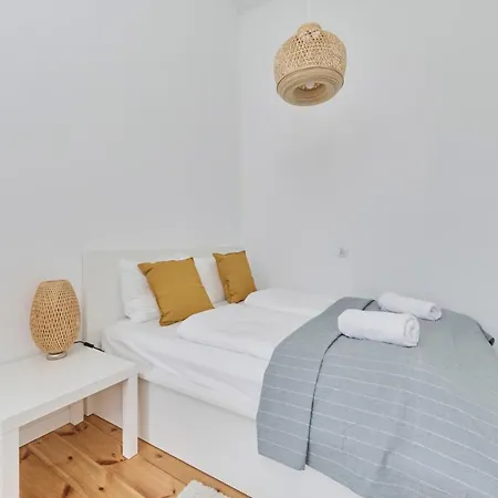 Spacious Tenement With 1 Bedroom And Balcony By Renters Wroclaw