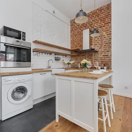 Spacious Tenement With 1 Bedroom And Balcony By Renters Wroclaw