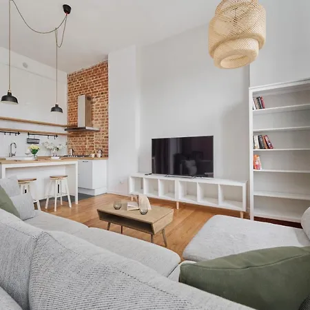 Spacious Tenement With 1 Bedroom And Balcony By Renters Wroclaw